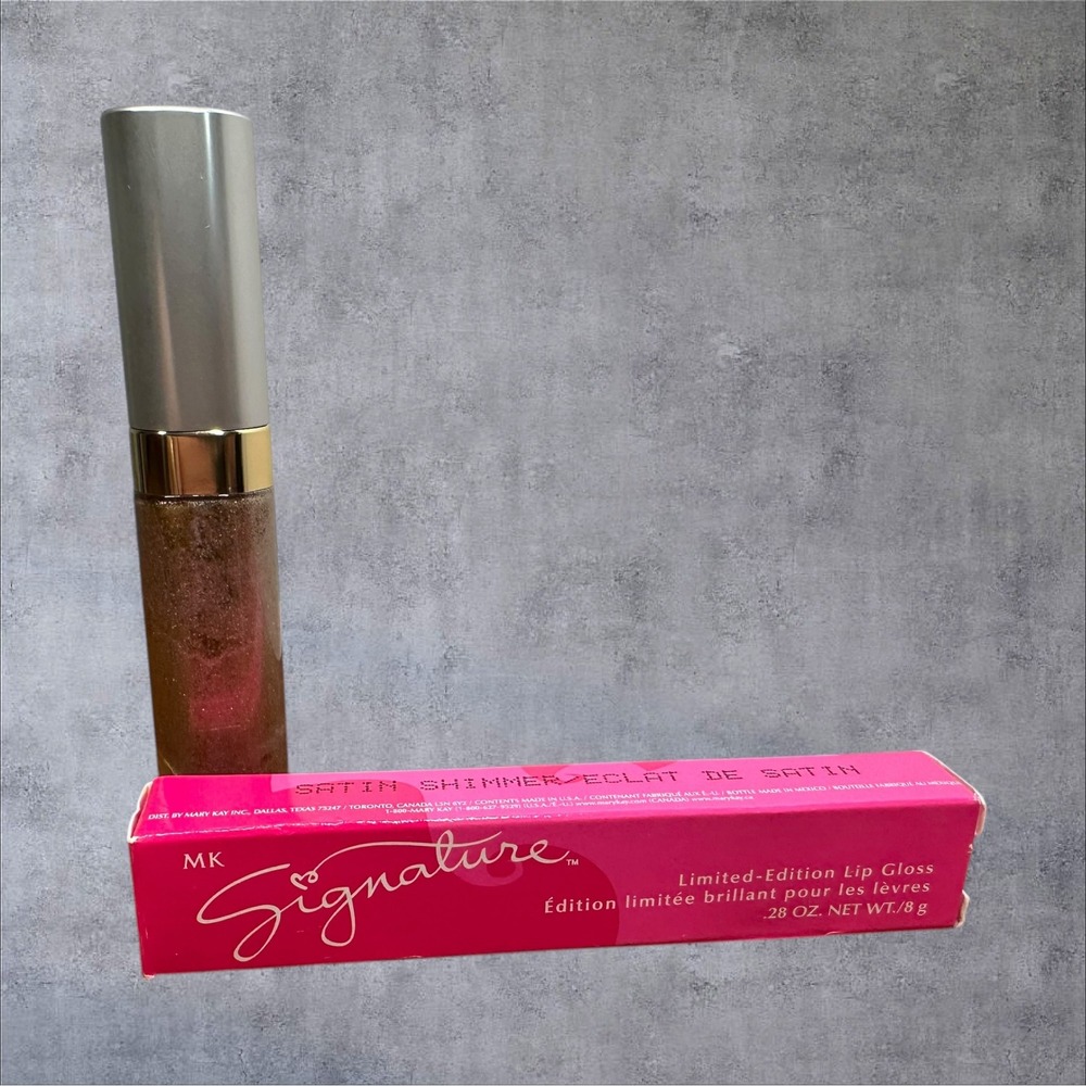 Mary Kay MK Signature Lip Gloss Satin Shimmer‎ .28oz New Limited Edition